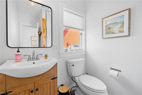 4247 E Lake Road Sheffield Lake OH 44054