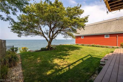 4247 E Lake Road Sheffield Lake OH 44054