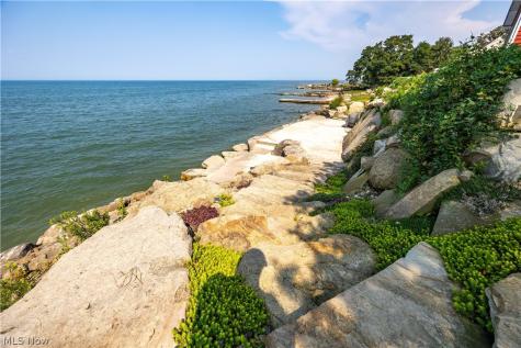 4247 E Lake Road Sheffield Lake OH 44054