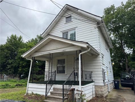 582 Robinette Court Akron OH 44310