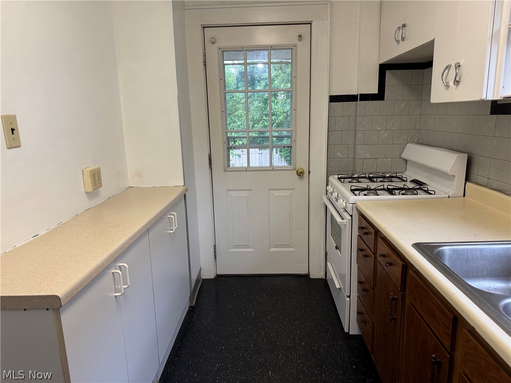 582 Robinette Court Akron OH 44310