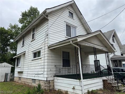 582 Robinette Court Akron OH 44310