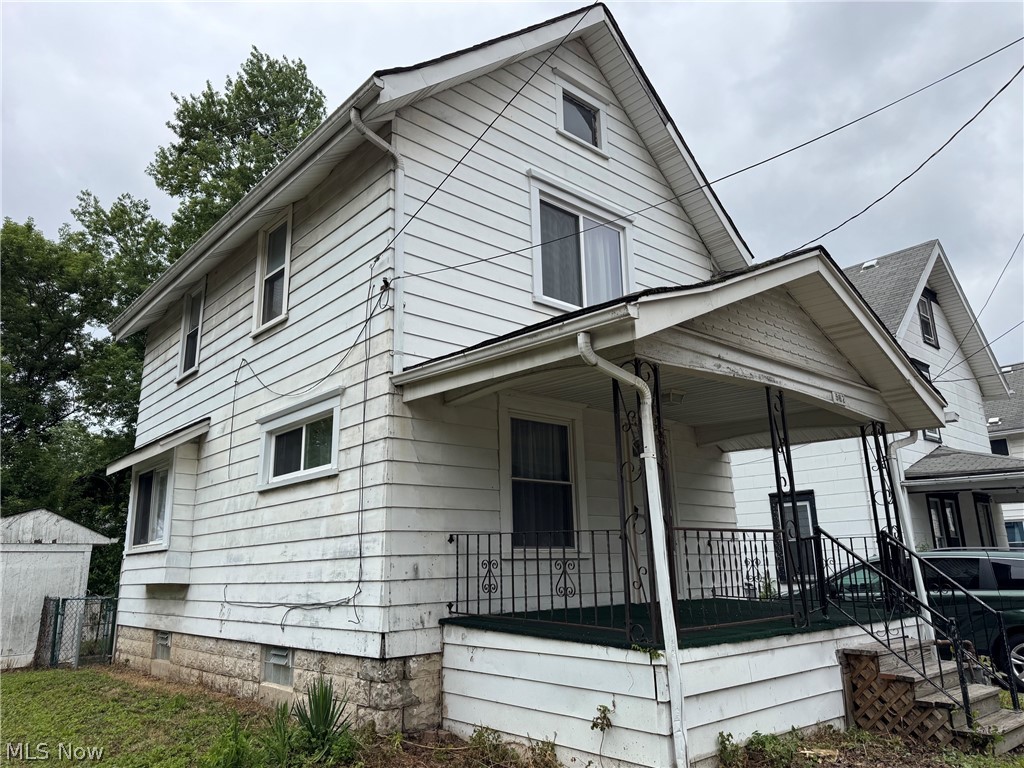582 Robinette Court Akron OH 44310