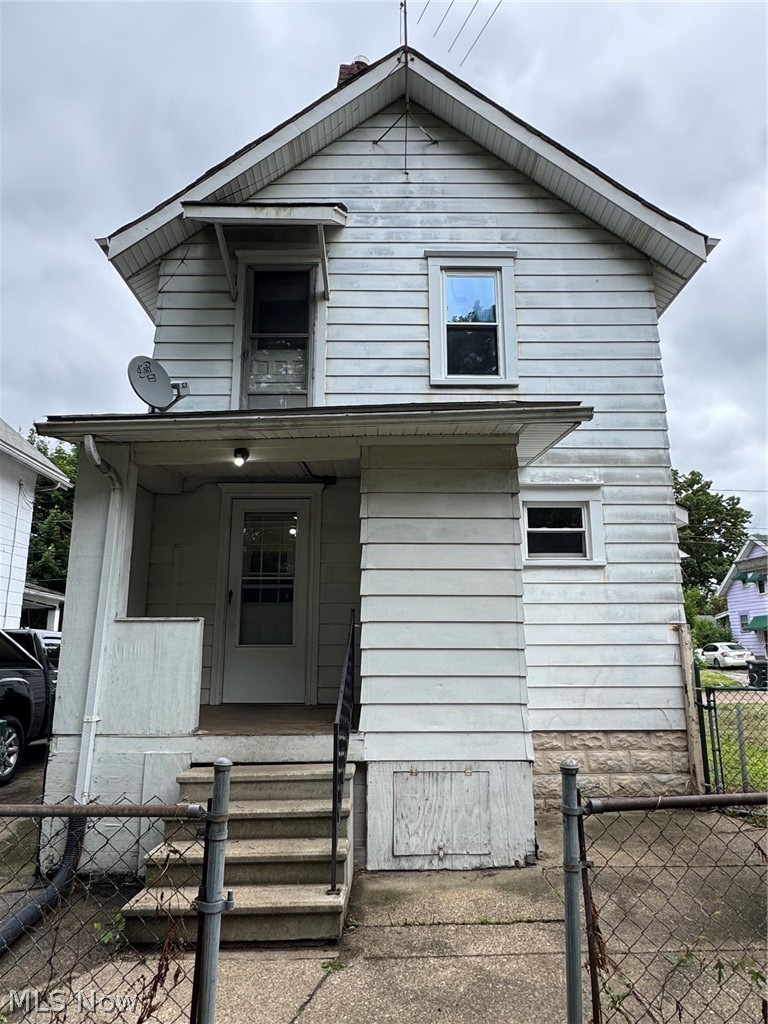 582 Robinette Court Akron OH 44310