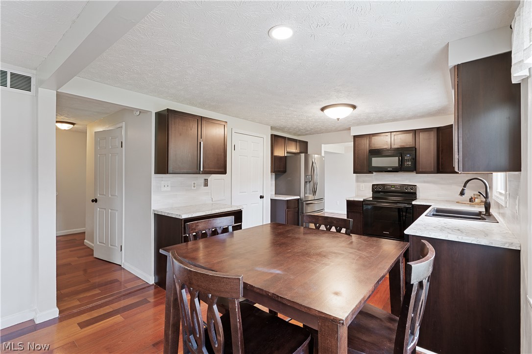 2700 Elizabeth Drive SW Lordstown OH 44481