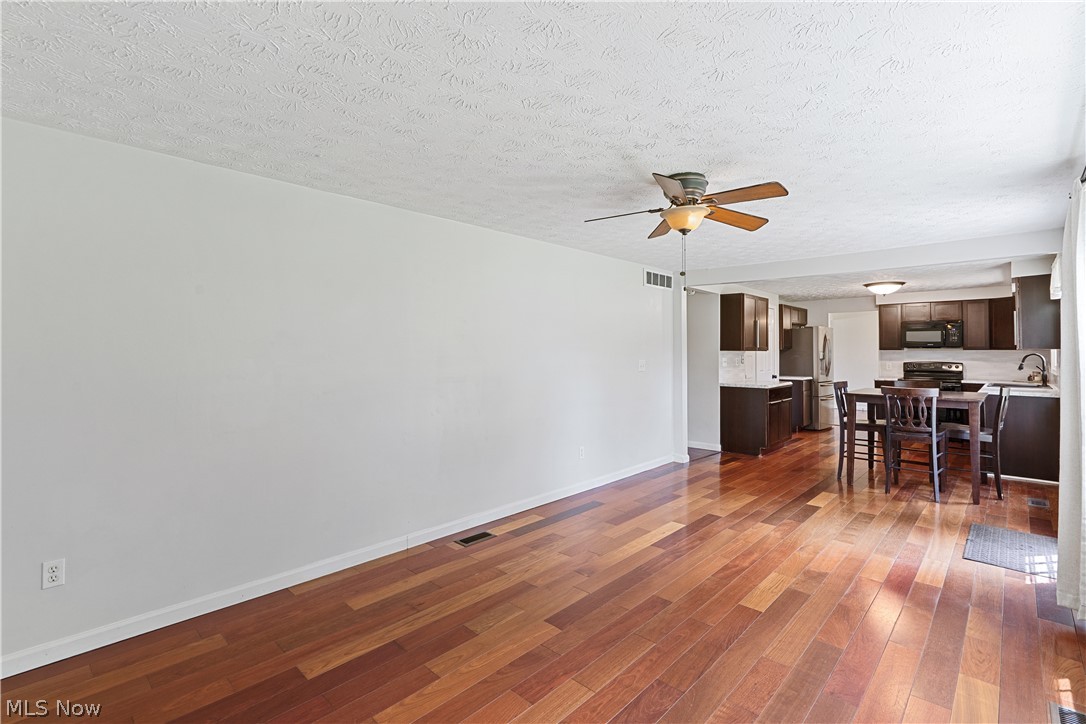 2700 Elizabeth Drive SW Lordstown OH 44481