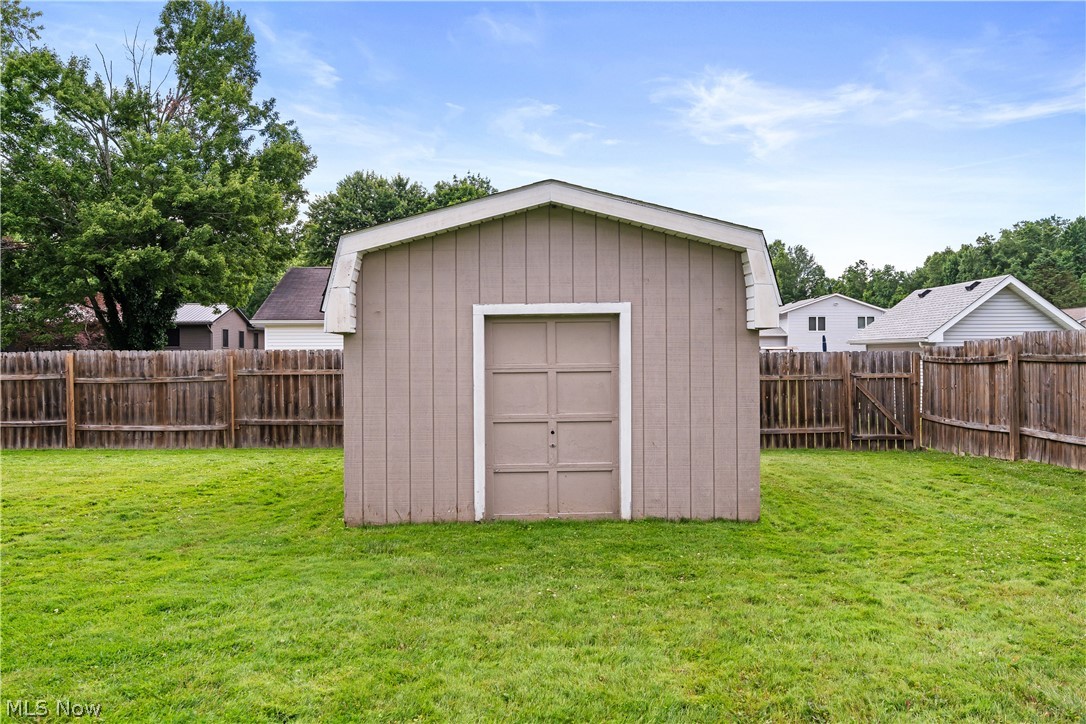 2700 Elizabeth Drive SW Lordstown OH 44481