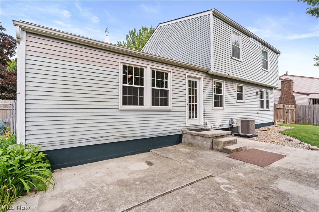 2700 Elizabeth Drive SW Lordstown OH 44481