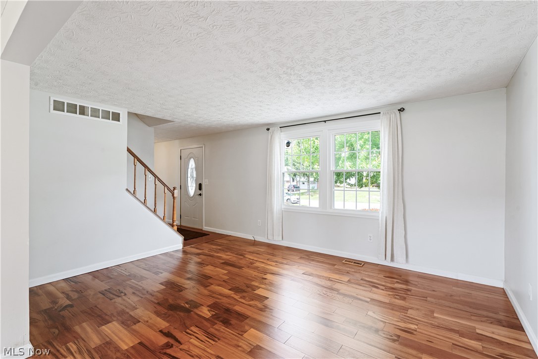 2700 Elizabeth Drive SW Lordstown OH 44481