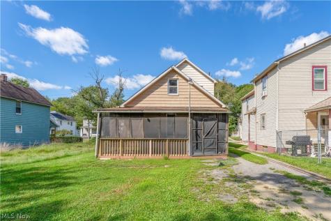 319 S Jackson Street Youngstown OH 44506
