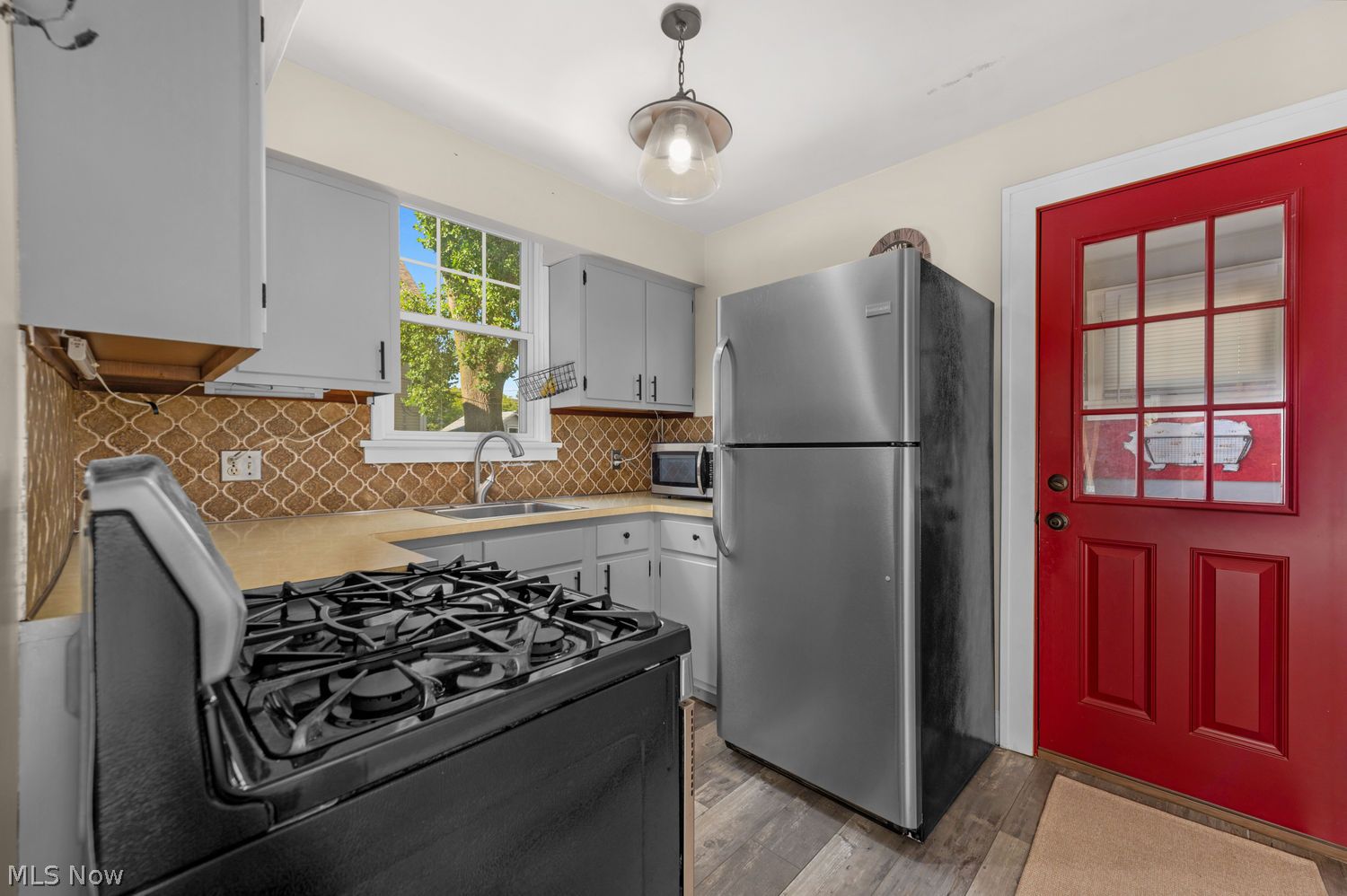 1636 Larchmont Avenue Lakewood OH 44107