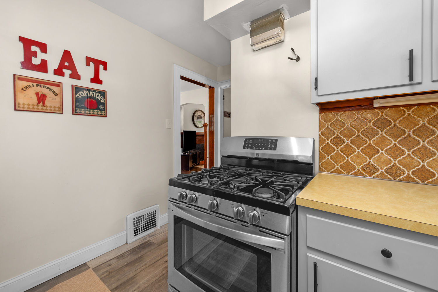 1636 Larchmont Avenue Lakewood OH 44107