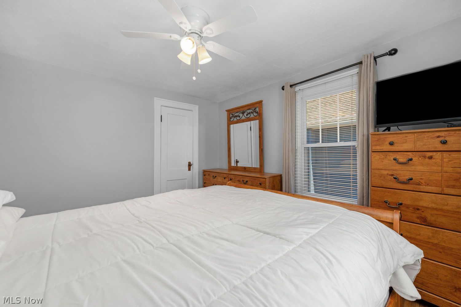 1636 Larchmont Avenue Lakewood OH 44107
