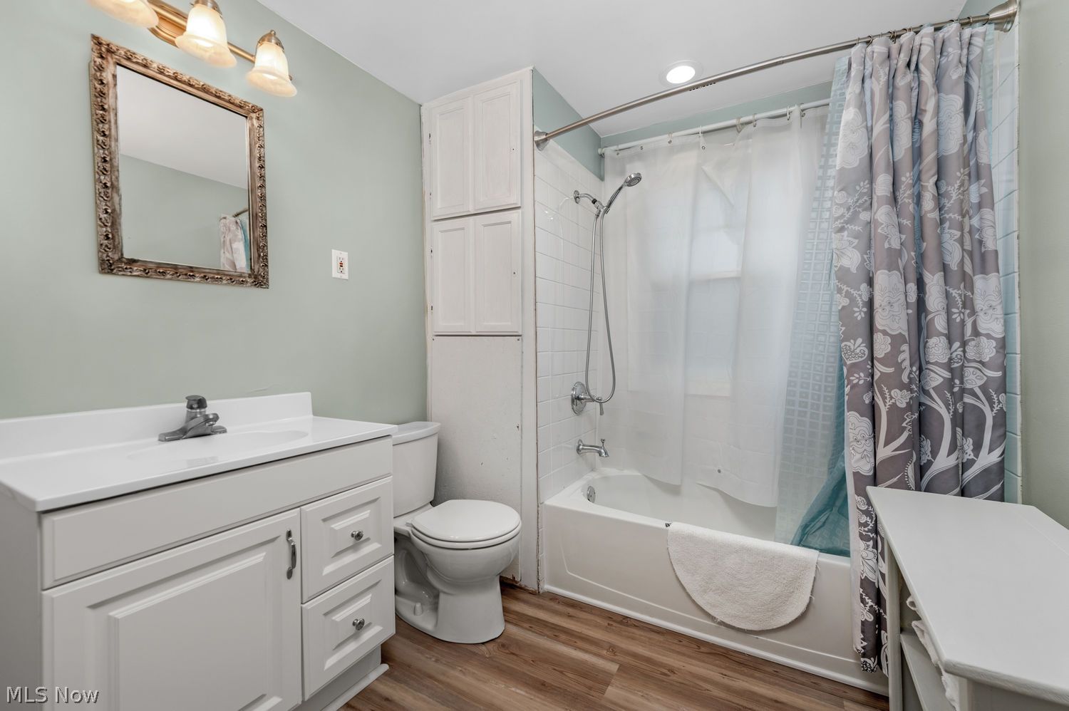 1636 Larchmont Avenue Lakewood OH 44107