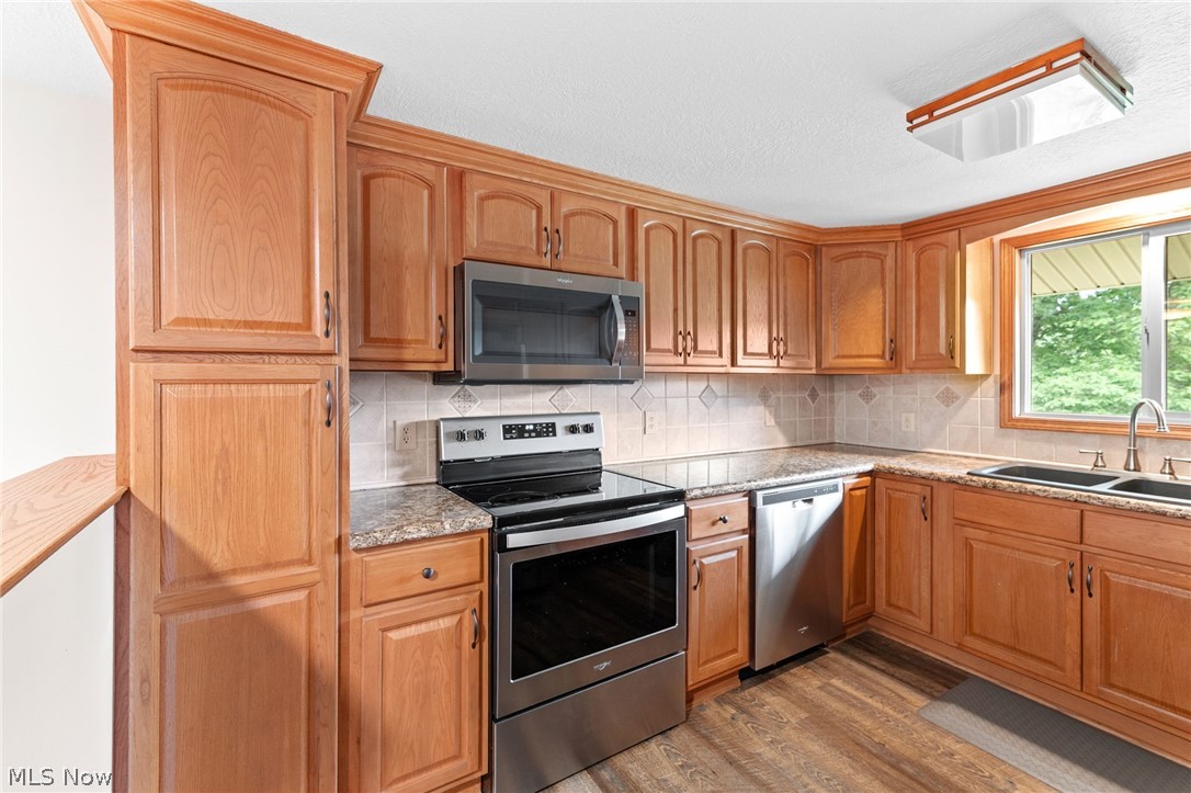 160 W Mohawk Drive Malvern OH 44644