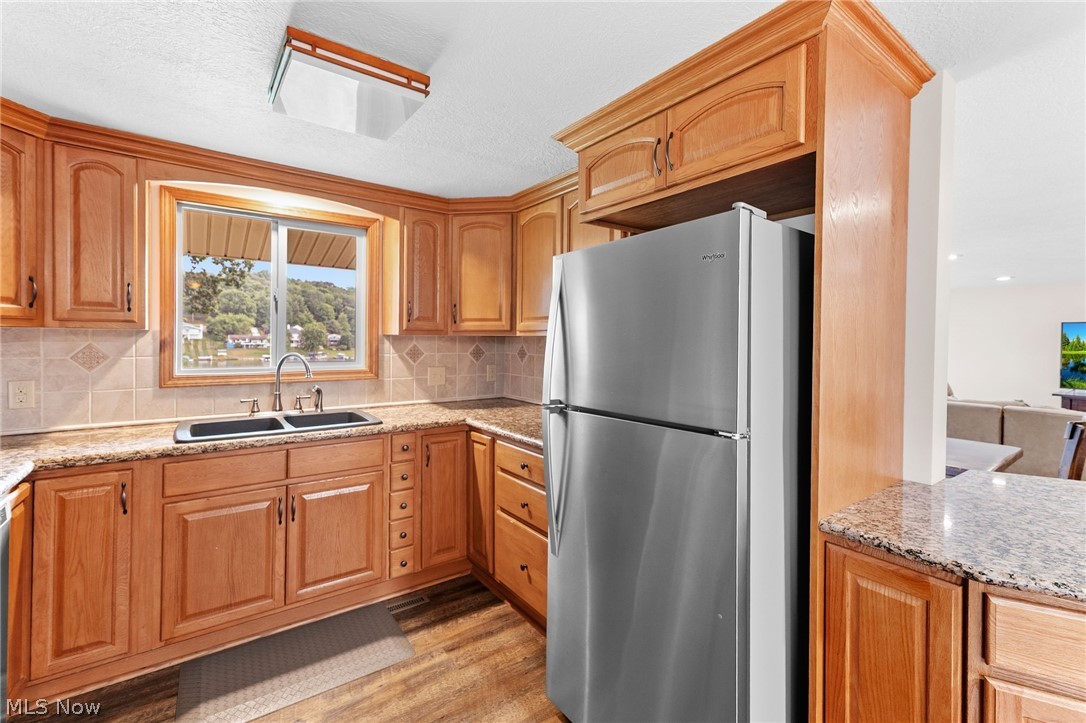 160 W Mohawk Drive Malvern OH 44644