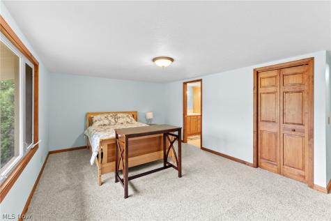 160 W Mohawk Drive Malvern OH 44644
