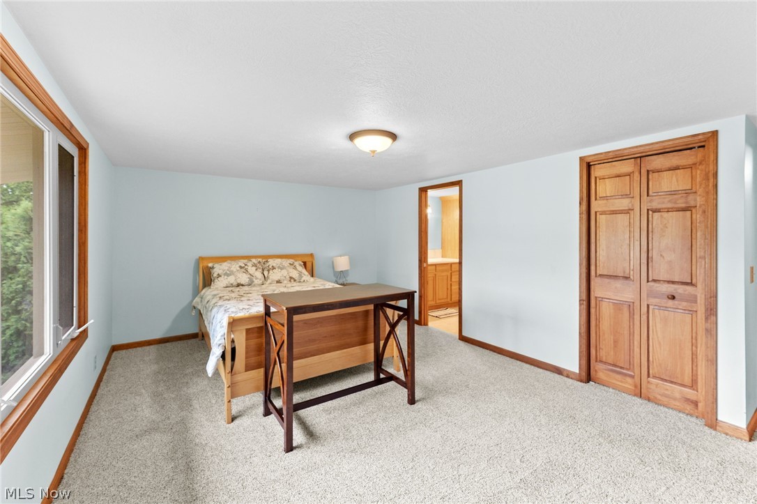 160 W Mohawk Drive Malvern OH 44644