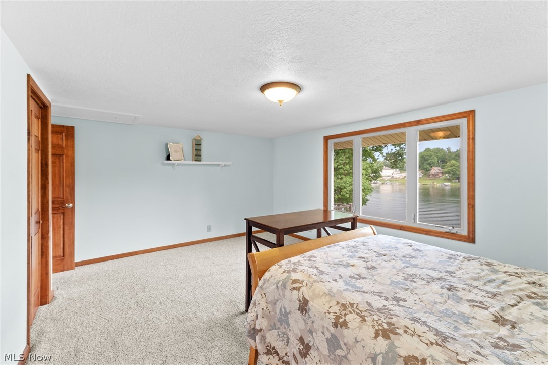 160 W Mohawk Drive Malvern OH 44644