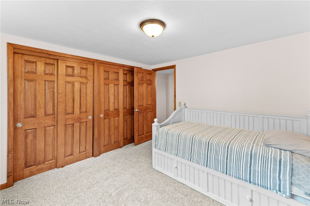 160 W Mohawk Drive Malvern OH 44644
