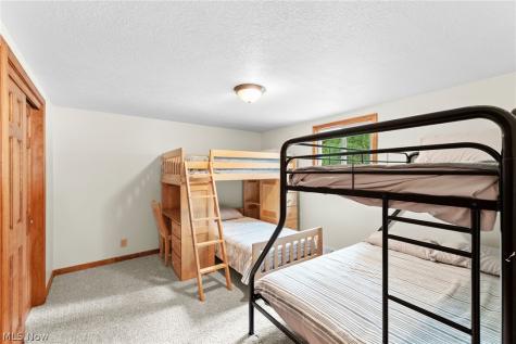 160 W Mohawk Drive Malvern OH 44644