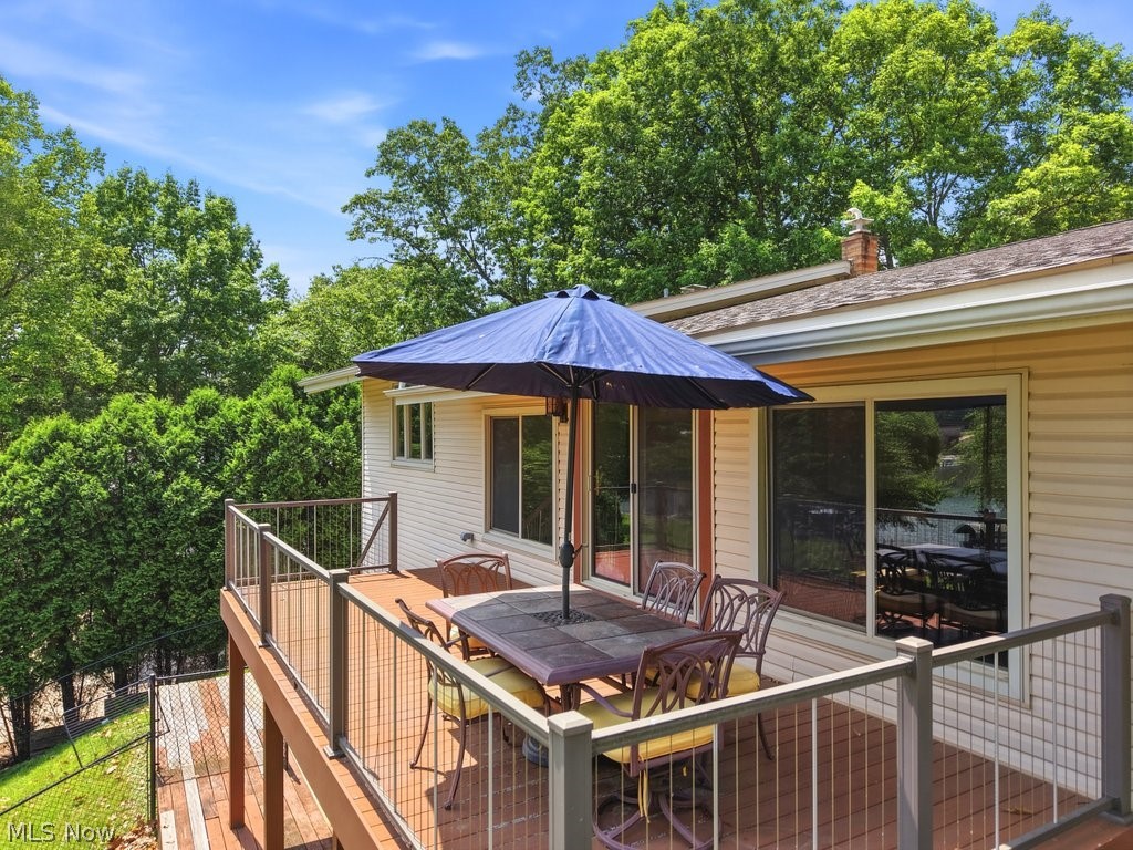 160 W Mohawk Drive Malvern OH 44644