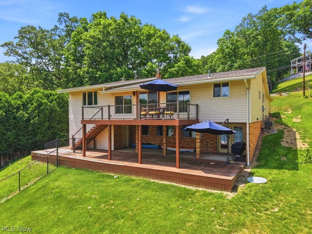 160 W Mohawk Drive Malvern OH 44644