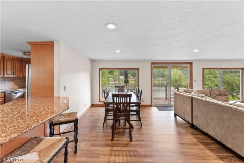 160 W Mohawk Drive Malvern OH 44644