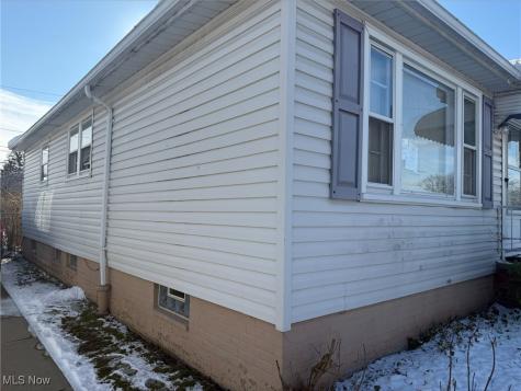 2923 Park Drive Parma OH 44134