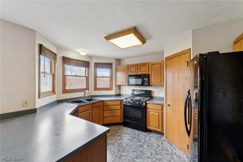 10917 Mogadore Avenue NW Uniontown OH 44685