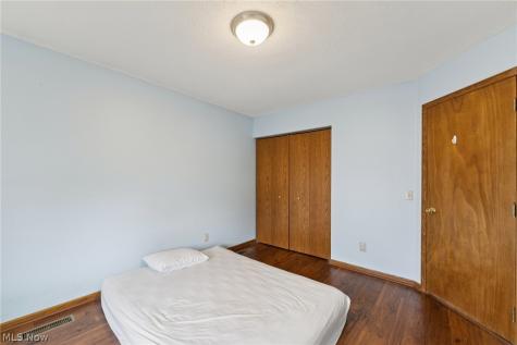 10917 Mogadore Avenue NW Uniontown OH 44685