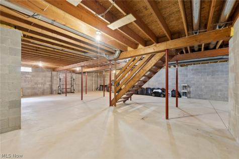 10917 Mogadore Avenue NW Uniontown OH 44685
