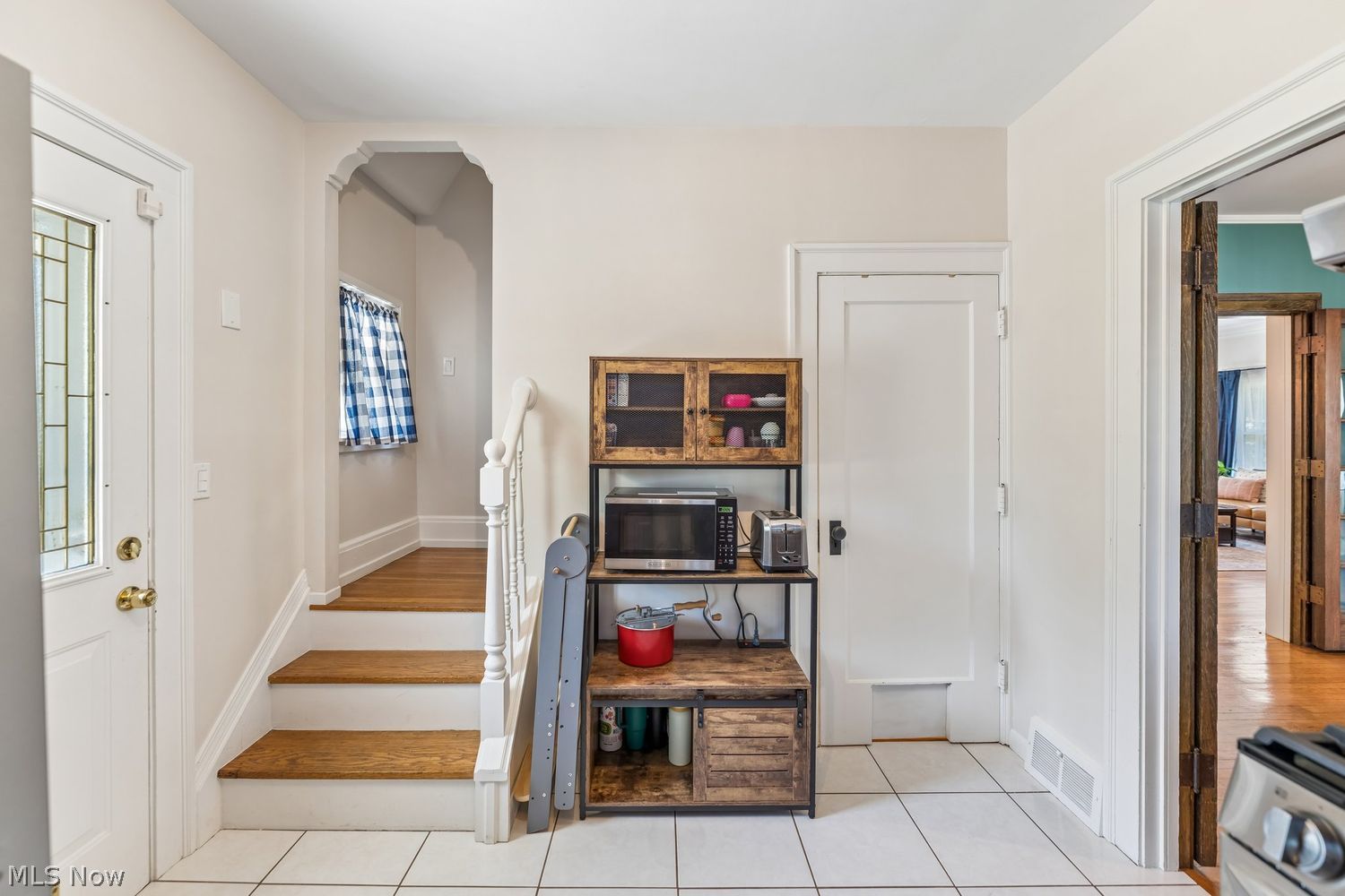 17009 Bradgate Avenue Cleveland OH 44111