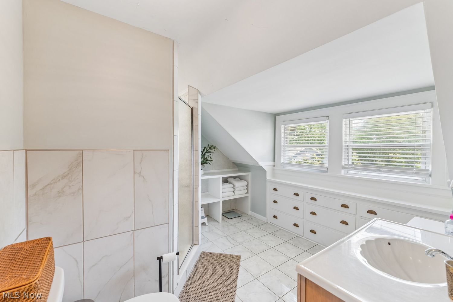 17009 Bradgate Avenue Cleveland OH 44111