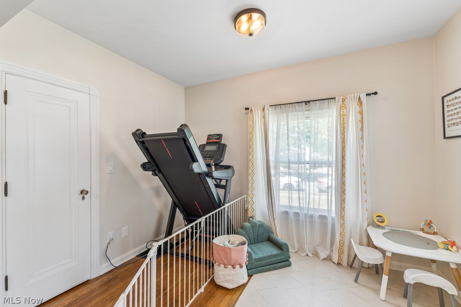 17009 Bradgate Avenue Cleveland OH 44111