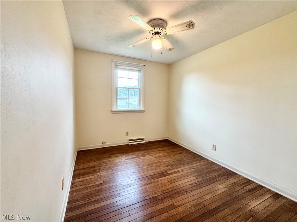 120 Walter Avenue Washingtonville OH 44490