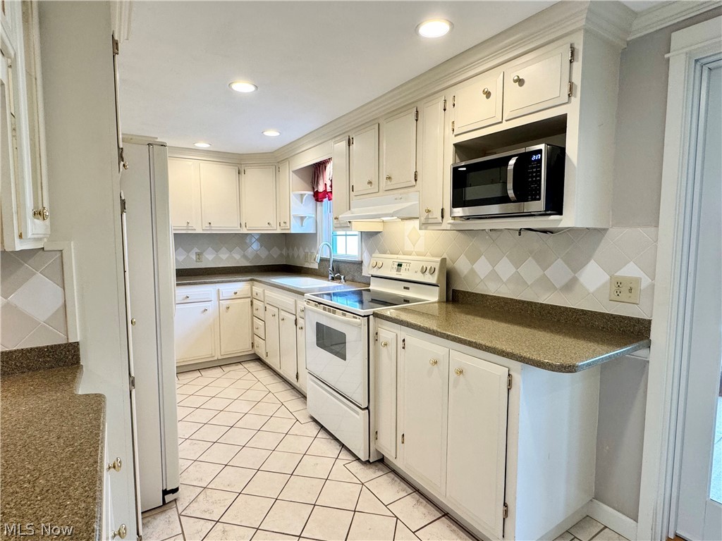 120 Walter Avenue Washingtonville OH 44490