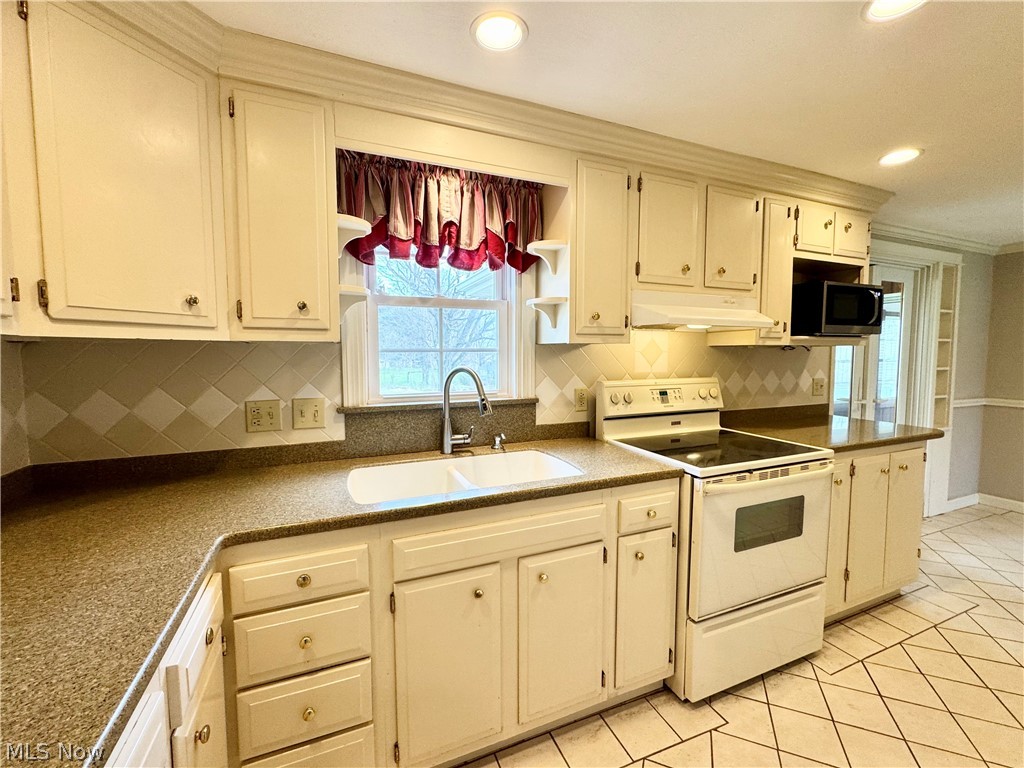 120 Walter Avenue Washingtonville OH 44490