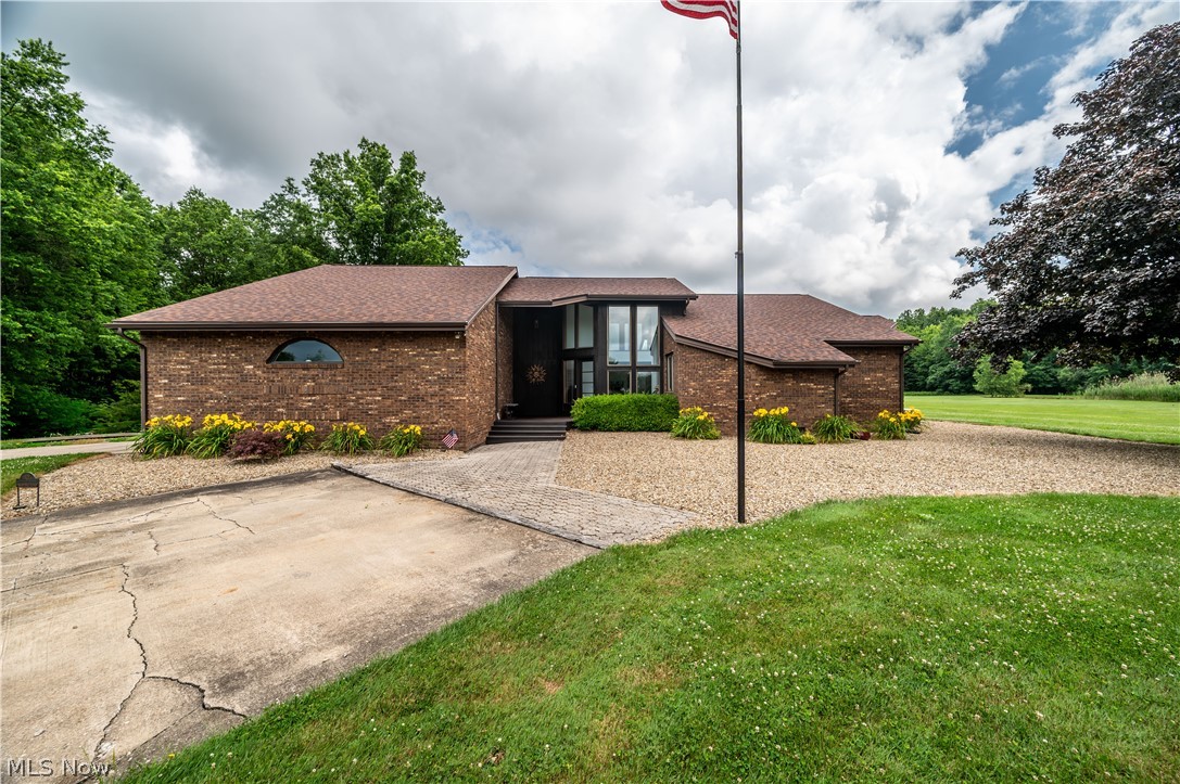 405 Airport Drive NW Warren OH 44481