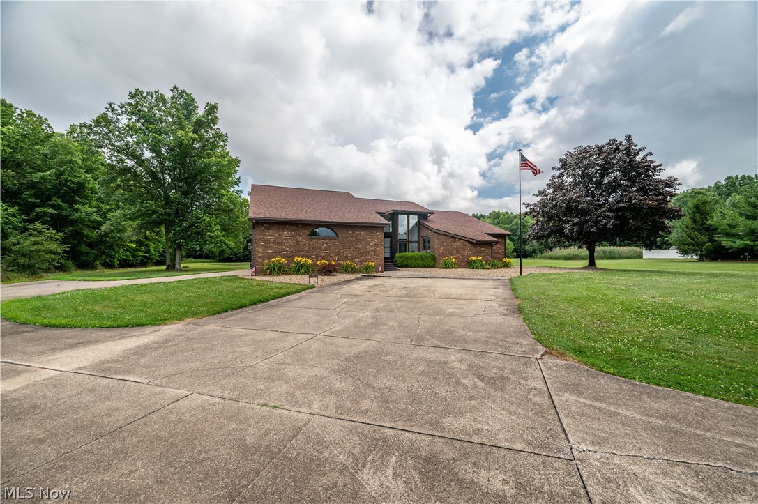 405 Airport Drive NW Warren OH 44481