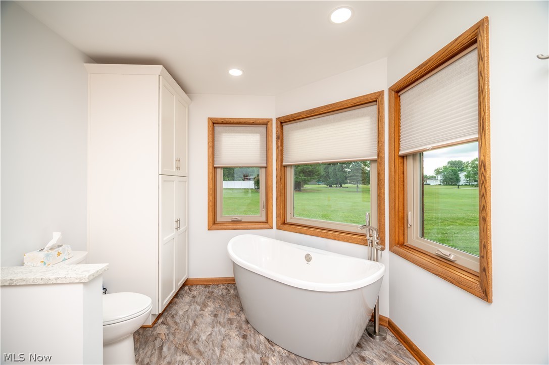 405 Airport Drive NW Warren OH 44481