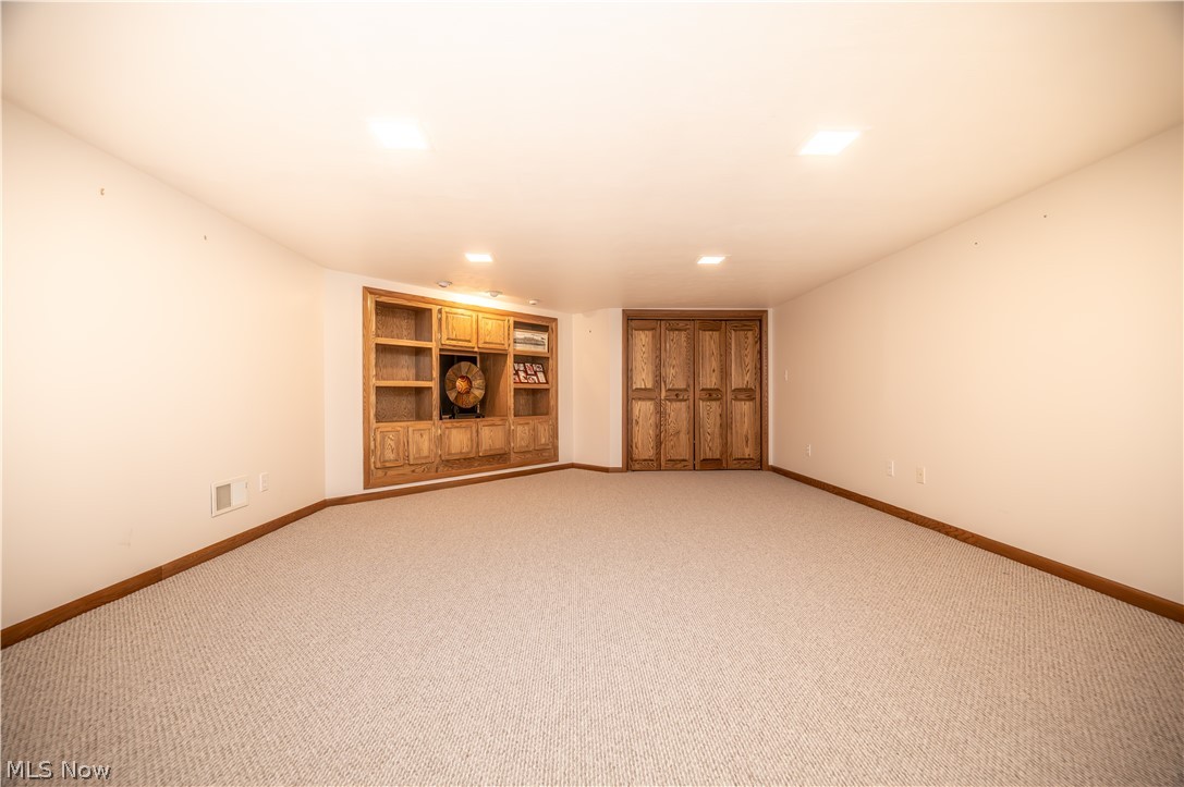 405 Airport Drive NW Warren OH 44481