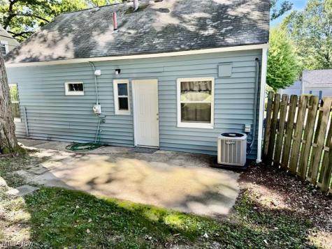 2319 Hillside Street Cuyahoga Falls OH 44221