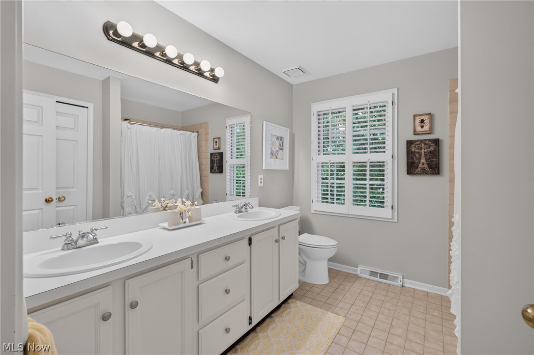 34196 Blue Heron Drive Solon OH 44139