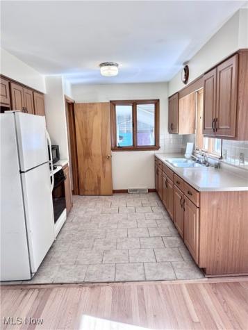 31635 Lake Road Avon Lake OH 44012