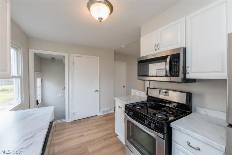 609 Princeton Avenue Elyria OH 44035