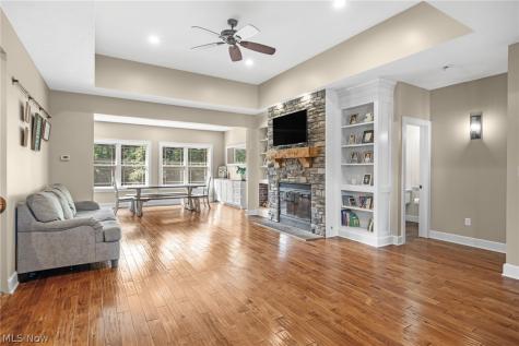 2976 Greenleaf Road Akron OH 44312