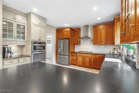 2976 Greenleaf Road Akron OH 44312