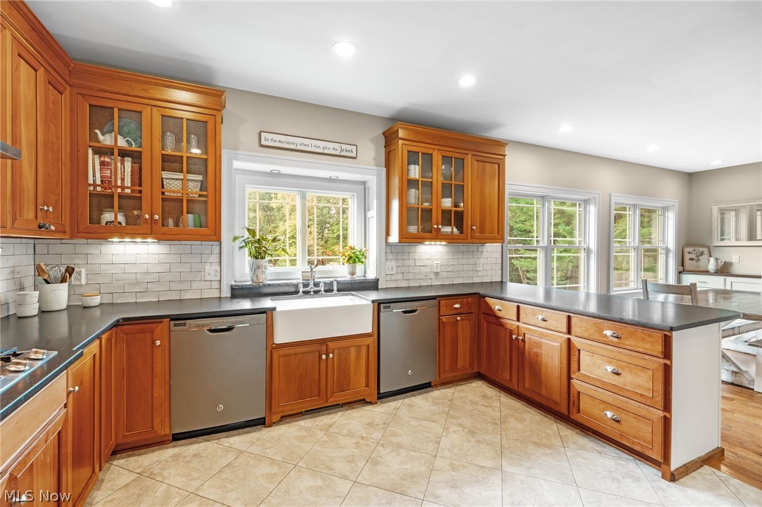 2976 Greenleaf Road Akron OH 44312