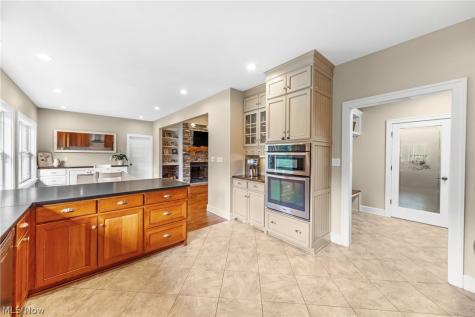 2976 Greenleaf Road Akron OH 44312